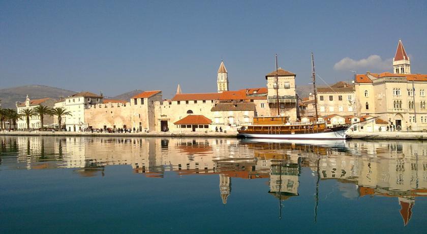 Apartments Maria Trogir Exterior foto