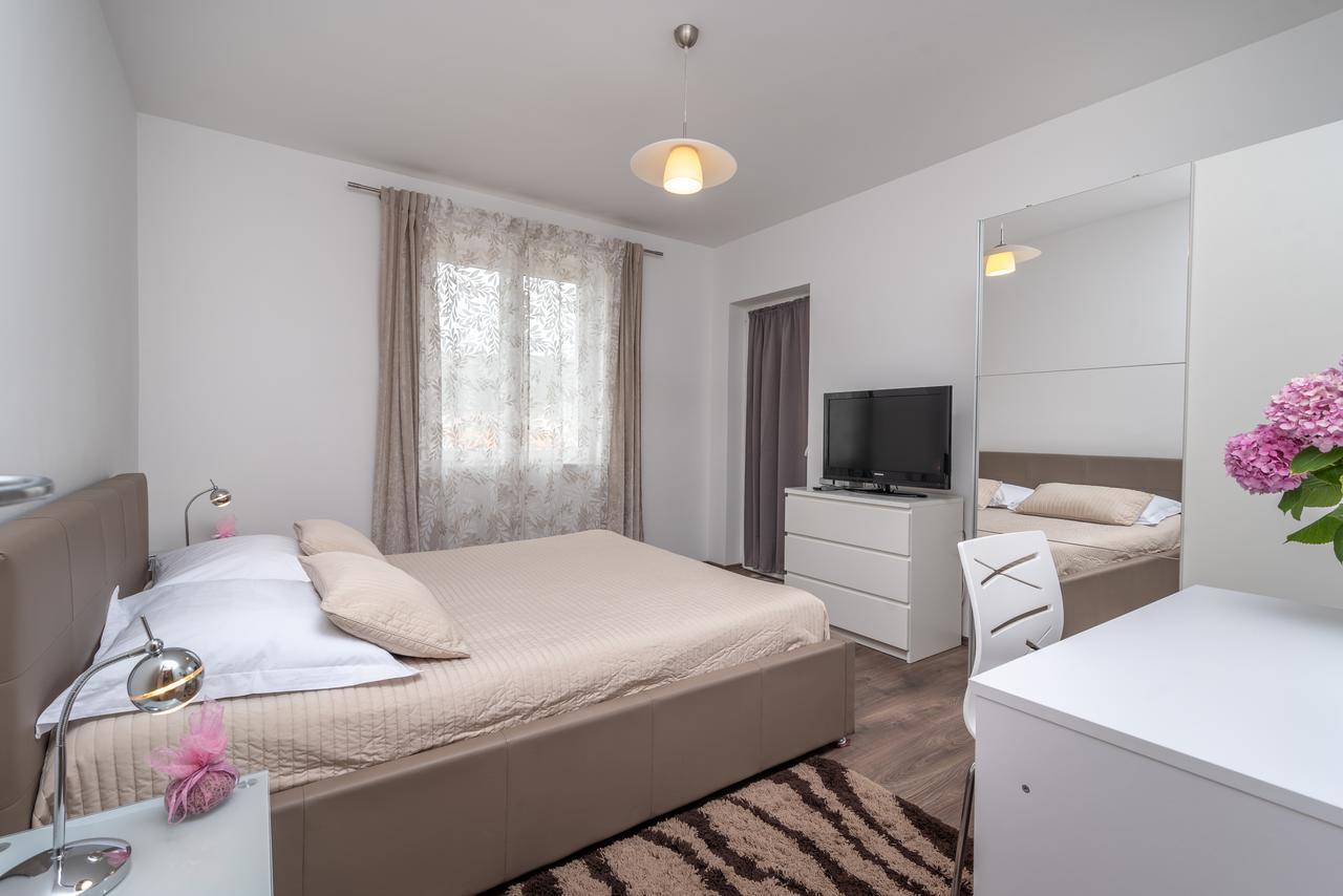 Apartments Maria Trogir Exterior foto